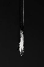 crest pendant necklace