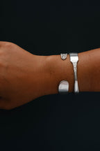 wrist cuff
