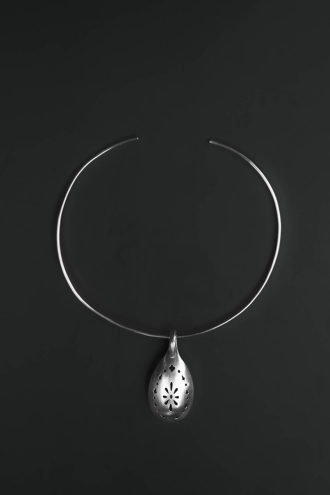 sand dollar sterling neck cuff